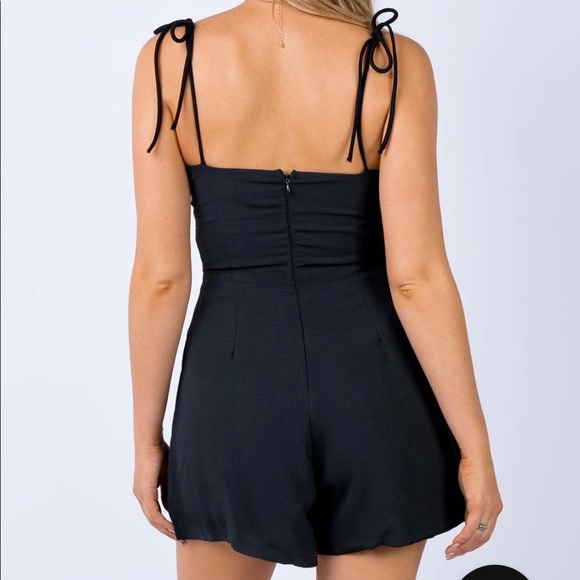 *SOLD* Princess Polly black romper - Picture 2 of 4